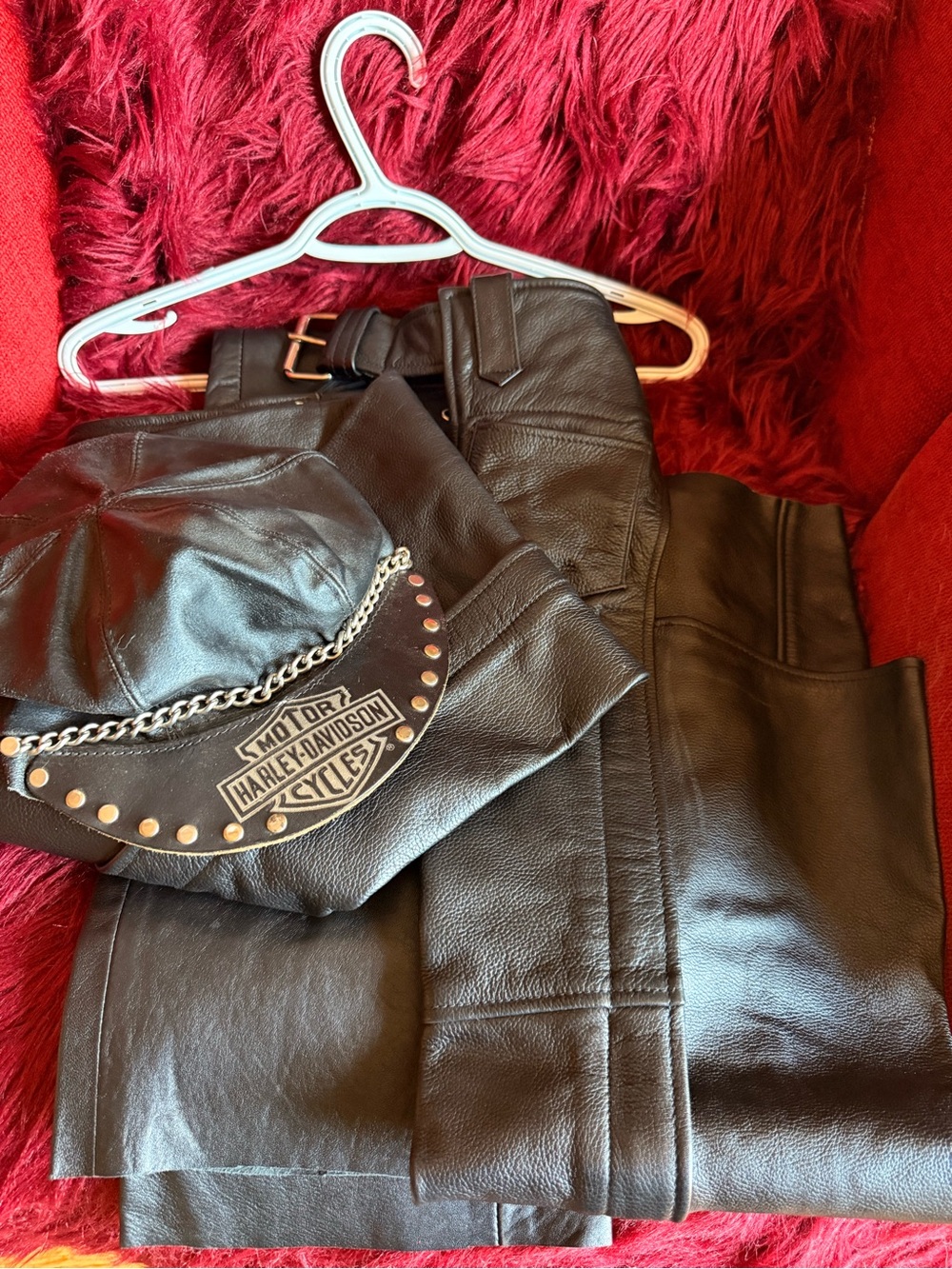 Full set leathers / pants , Chaps and hat